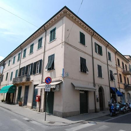 La Viareggina Hotel Viareggio Buitenkant foto