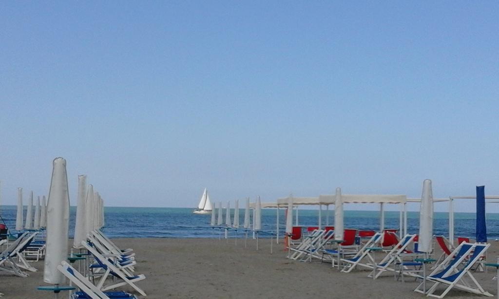 La Viareggina Hotel Viareggio Buitenkant foto